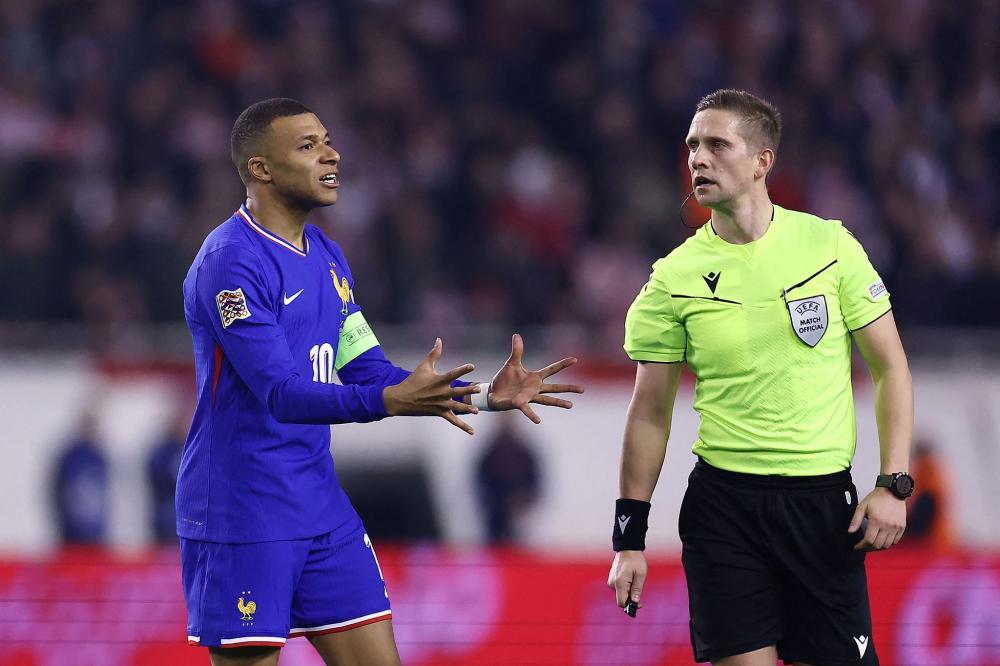 国足的表现 国足的表现